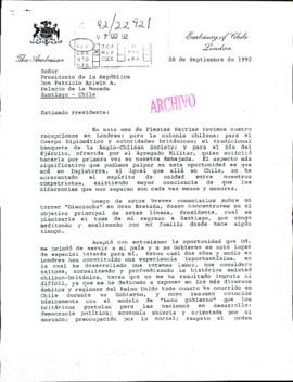 [Carta Embajador Chileno en Londres dirigida al Presidente Patricio Aylwin, mediante la cual informa su deseo de retornar al país]]