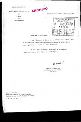 [Carta de Embajador de Francia en Chile remitiendo correspondencia]