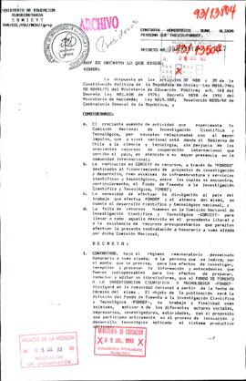 [Decreto N° 217 del Ministerio de Educación en que aprueba contrato a honorarios a funcionarios de CONICYT]