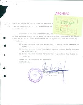 [Nota solicita fotografía autografiada del Presidente]