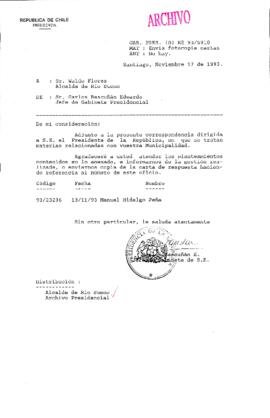 [Oficio Gab. Pres. N° 5910 de Jefe de Gabinete Presidencial, remite copia de carta que se indica]