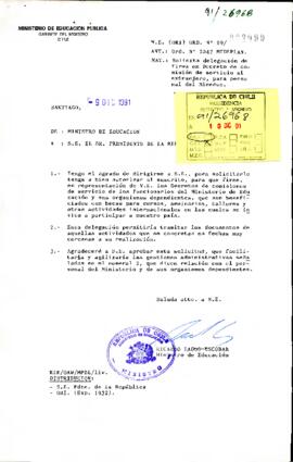 Solicita delegación de firma en decreto de comisión de servicio al extranjero, para personal del Mineduc