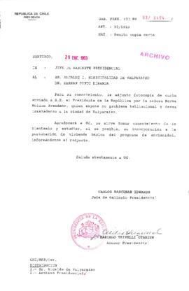 [Oficio del Gabinete Presidencial dirigido al Alcalde de Valparaíso referente a solicitud de ayuda por problema habitacional de particular]