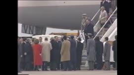 Presidente Aylwin recibe al Presidente de Portugal Mário Soares en aeropuerto: video