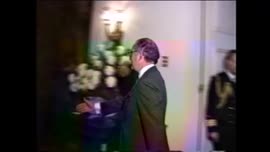 Presidente Aylwin recibe al Canciller de Ecuador José Ayala Lasso en la Moneda : video