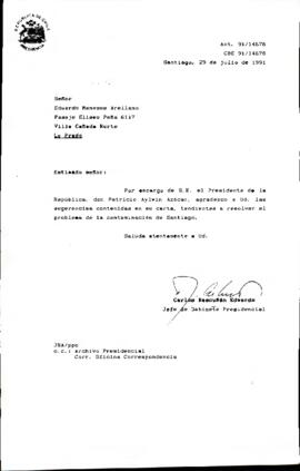 [Carta de respuesta dirigida al Sr. Eduardo Meneses agradeciendo sugerencias sobre problemas de contaminación en Santiago]