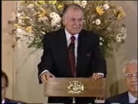 Presidente Aylwin en conjunto con el Presidente de Argentina Carlos Menem inaugura Oleoducto Trasandino: video