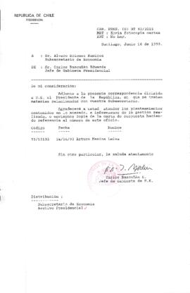 [Oficio  Gab. Pres. Ord. N° 3015 de  Jefe de Gabinete Presidencial, remite copia de carta que se indica]