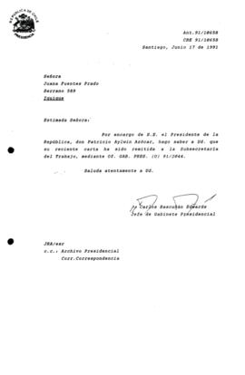 [Carta de respuesta por remisión de correspondencia enviada al Presidente, redirigiéndola a la Subsecretaría del Trabajo ]