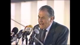 Presidente Aylwin ofrece discurso en Universidad en Chillán: video