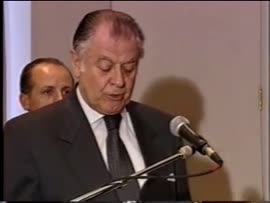 Presidente Aylwin ofrece discurso en Melbourne, Australia