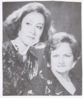 Fotografía : Patricia Vásquez (Soprano) y Elvira Savi (Pianista)