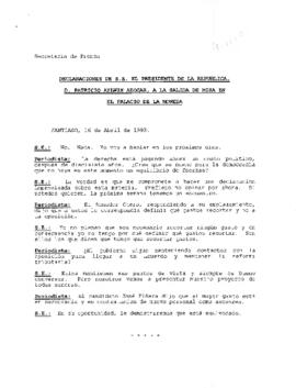 Declaraciones de S.E. El Presidente de la República, D. Patricio Aylwin Azocar, a la salida de misa en el Palcio de La Moneda