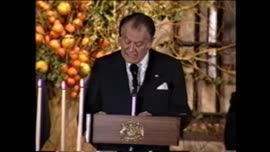 Presidente Aylwin recibe a invitados a cena en honor a Mario Soares en el Palacio de la Moneda: video