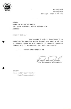 [Carta de respuesta por remisión de correspondencia enviada al Presidente, redirigiéndola  al Servicio Impuestos Internos S . I . I . ]