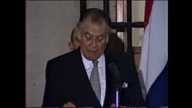 Presidente Aylwin recibe al presidente de Costa Rica e intercambian Condecoraciones y asisten a cena de gala : video