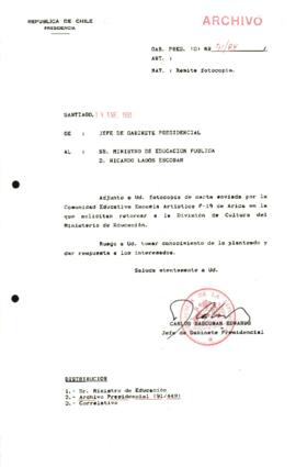 Carta de solicitud de la Escuela Artistica F-19 de Arica, para retornar a la División Cultural de...