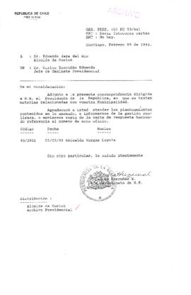 [Oficio del Gabinete Presidencial dirigido al Alcalde de Curicó, mediante el cual se informa sobre solicitudes ciudadanas]