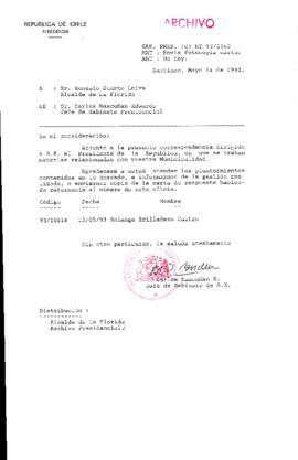 [Oficio  Gab. Pres. Ord. N° 2542 de Jefe de Gabinete Presidencial, remite copia de carta que se indica]