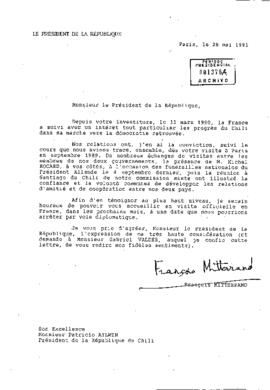 [Carta de François Mitterrand dirigida a Presidente Aylwin]