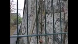 Presidente Aylwin visita parte del Muro de Berlin : video