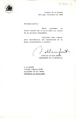 [Carta de Presidente Aylwin dirigida a Sra. Violeta Ivelich Alcaldesa Río Verde en respuesta por saludo de cumpleaños]