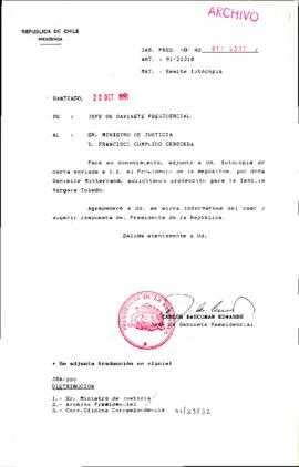 [Oficio del Jefe de Gabinete Presidencial dirigido al Ministro de Justicia, Sr. Francisco Cumplido Cereceda, referente a solicitud de particular]