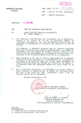 [Oficio Ord. N° 3016 de Jefe de Gabinete Presidencial, remite documento]